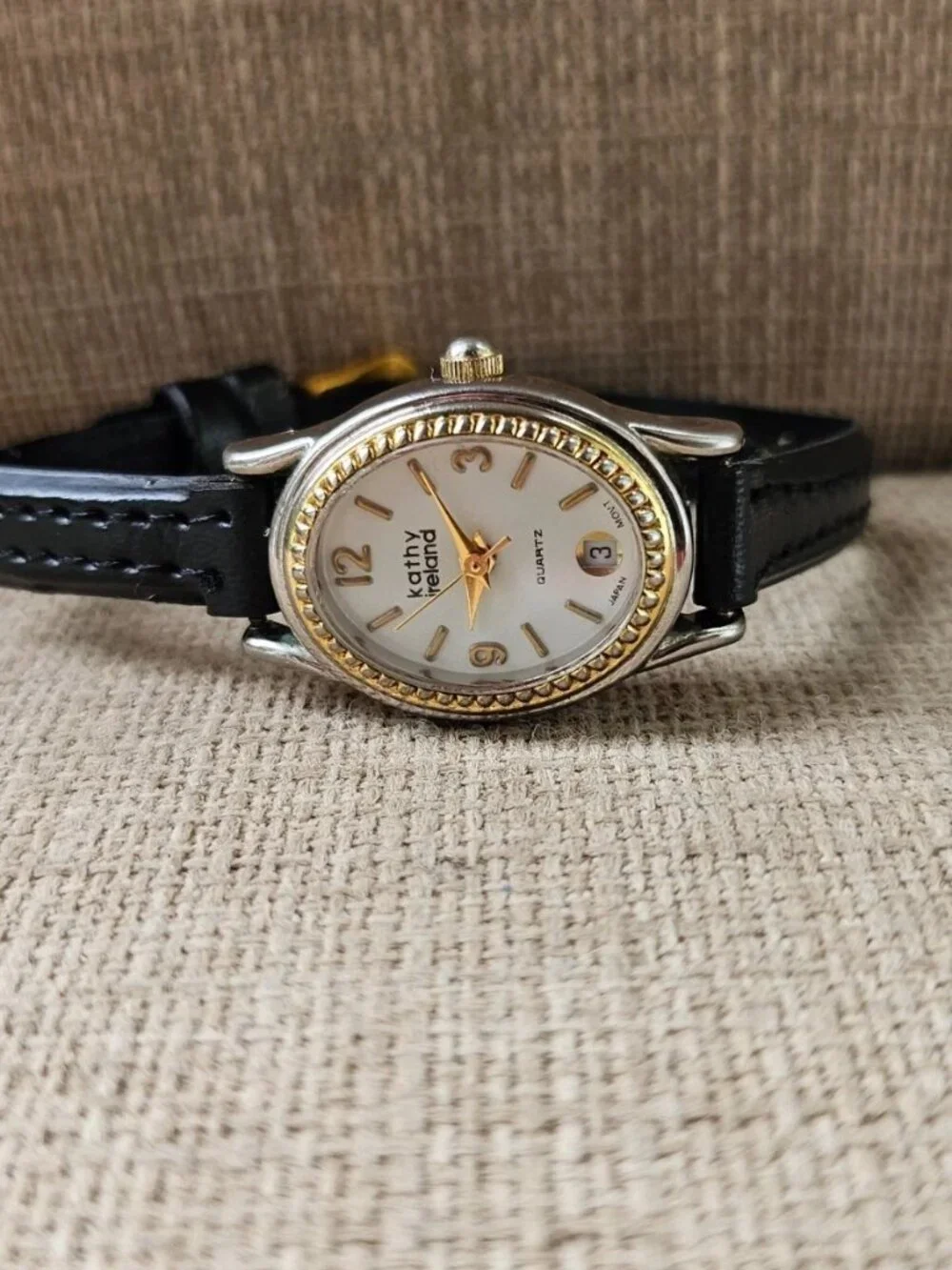 Vintage Kathy Ireland Women Wristwatch Date Calendar Analog Quartz Wrist Watch